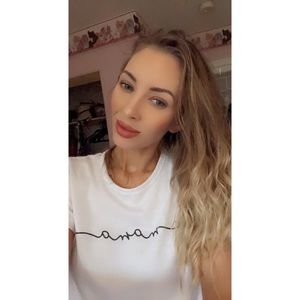 Meet your Posher, Leanna